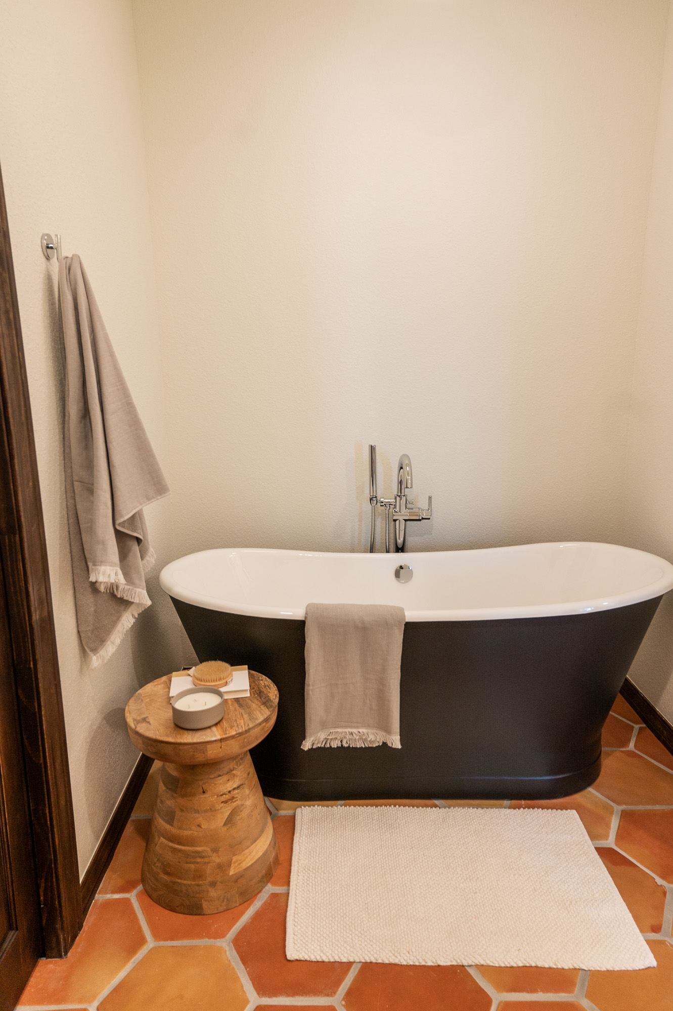 HGTV Fixer to Fabulous -18