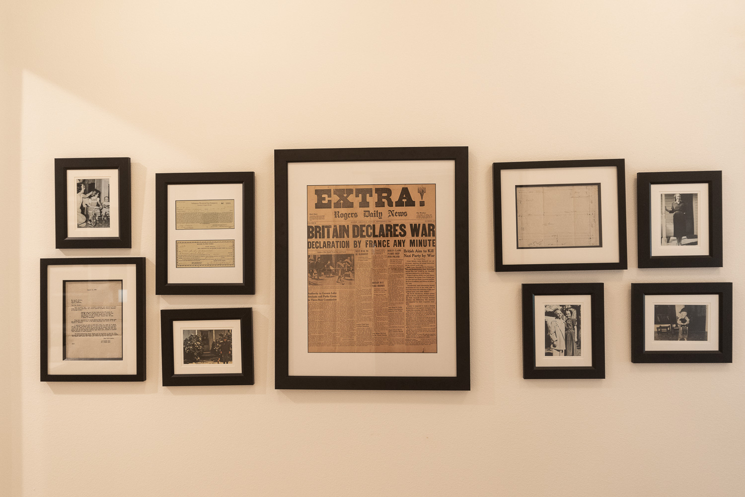 HGTV Fixer to Fabulous Entryway Gallery Wall.