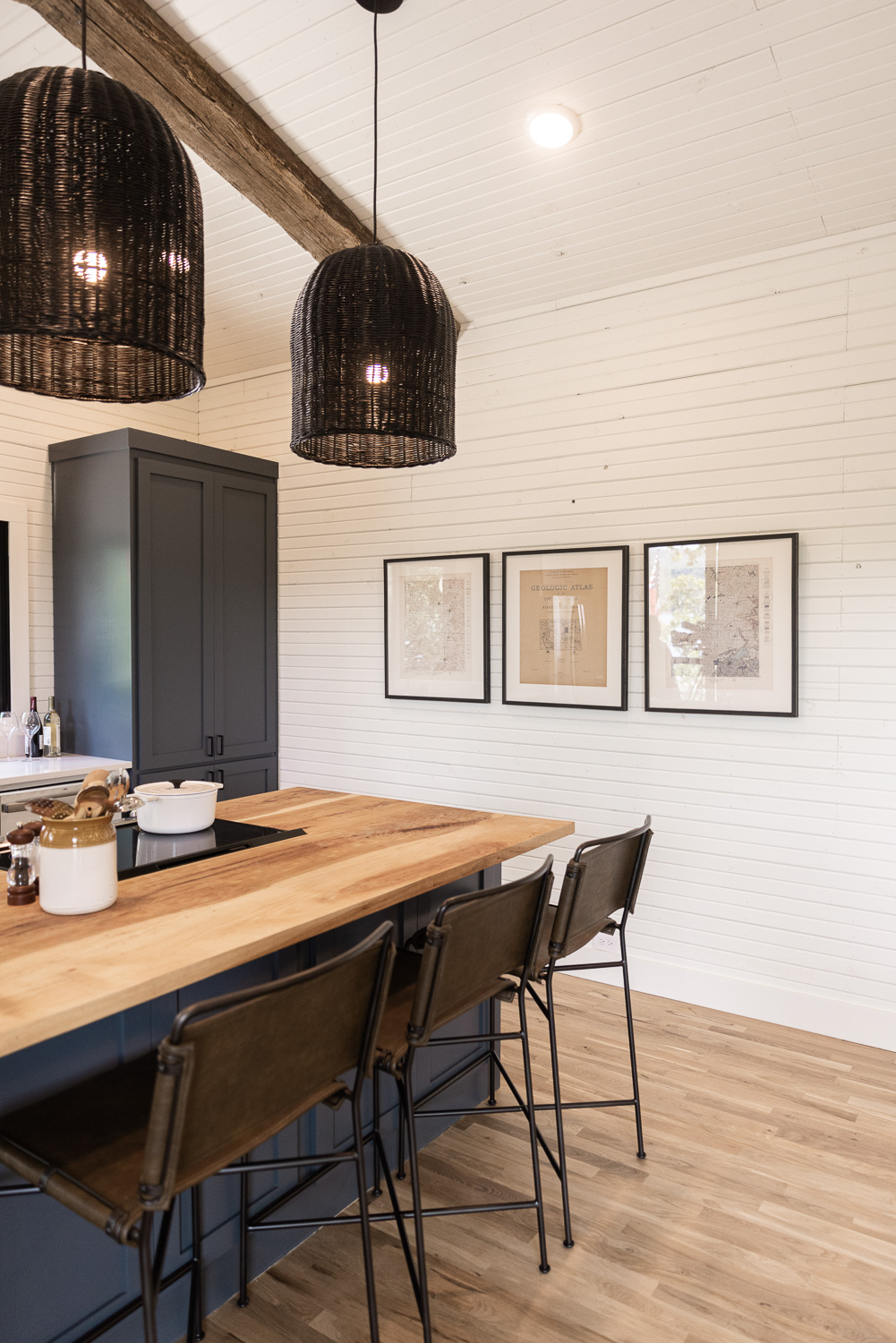 HGTV Fixer to Fabulous 203a-53