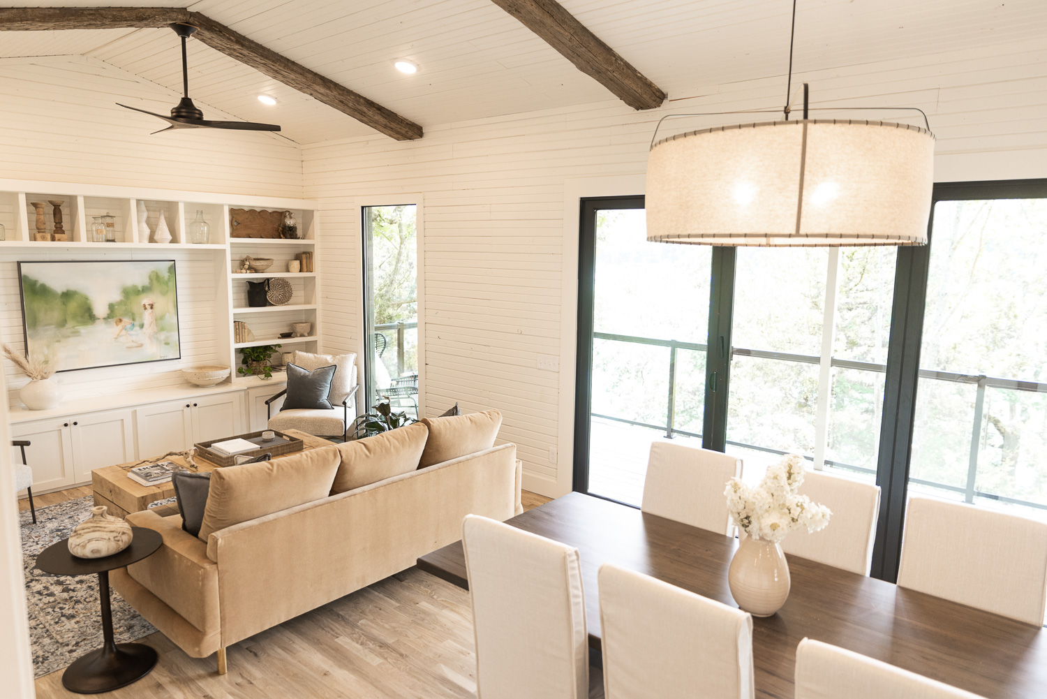 HGTV Fixer to Fabulous 203a-77