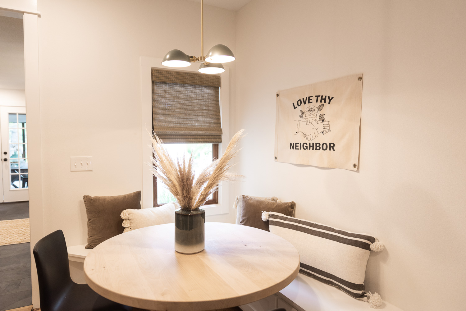 HGTV Fixer to Fabulous 203a-99