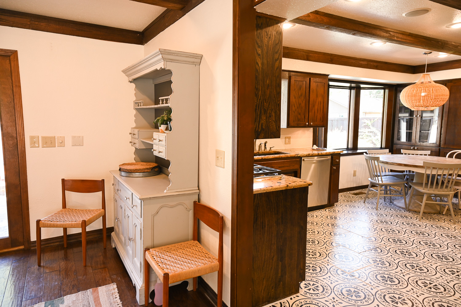 HGTV Fixer to Fabulous Walker-21