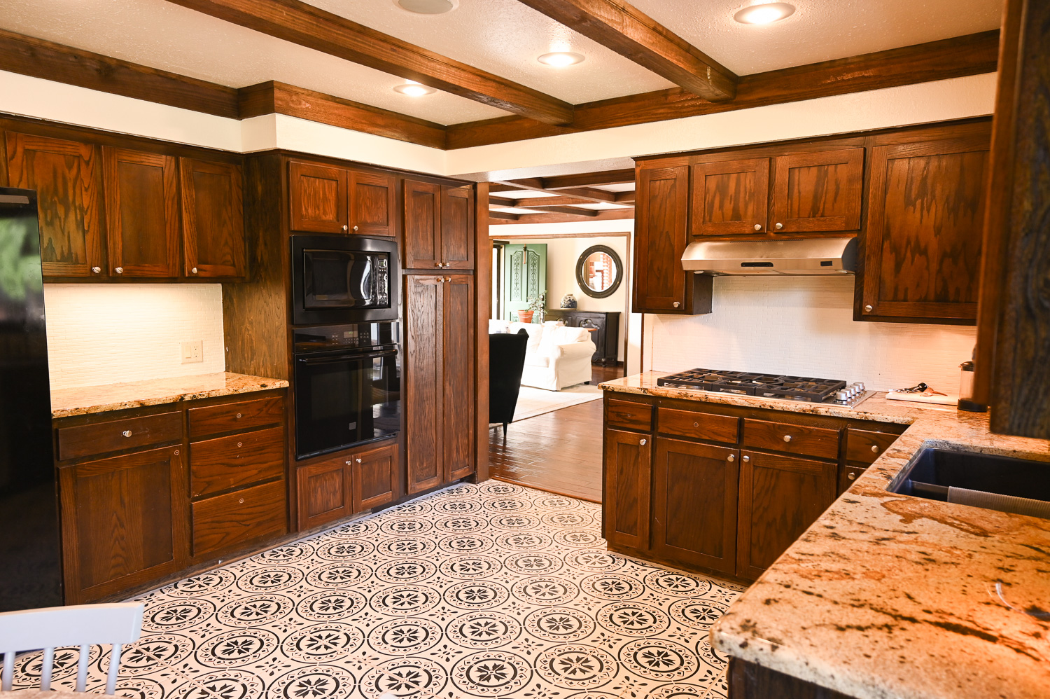HGTV Fixer to Fabulous Walker-32