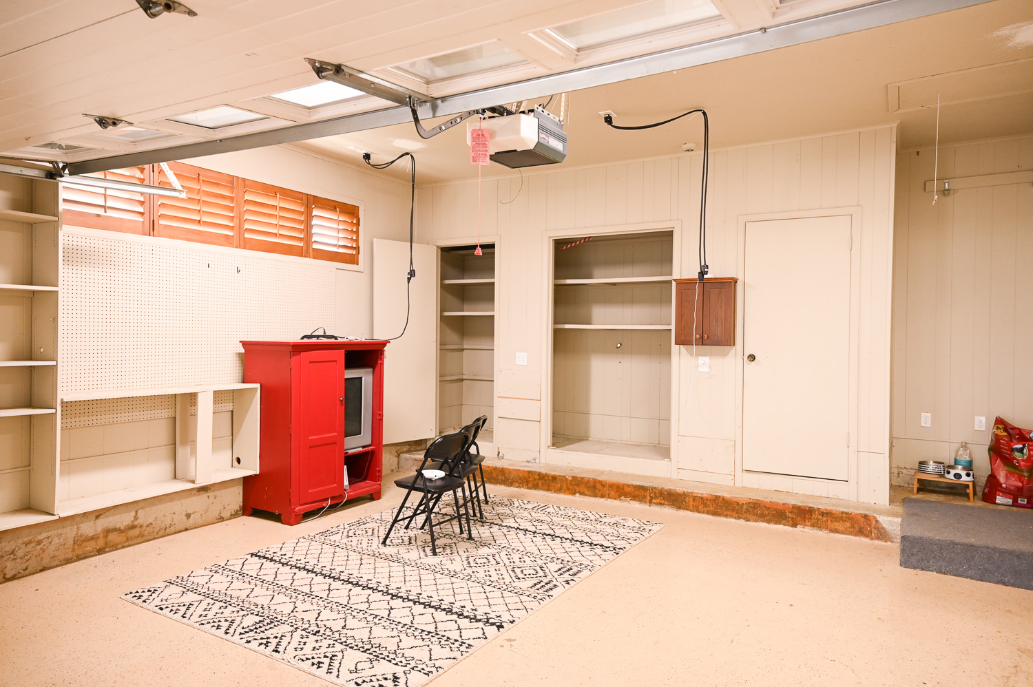HGTV Fixer to Fabulous Walker-45