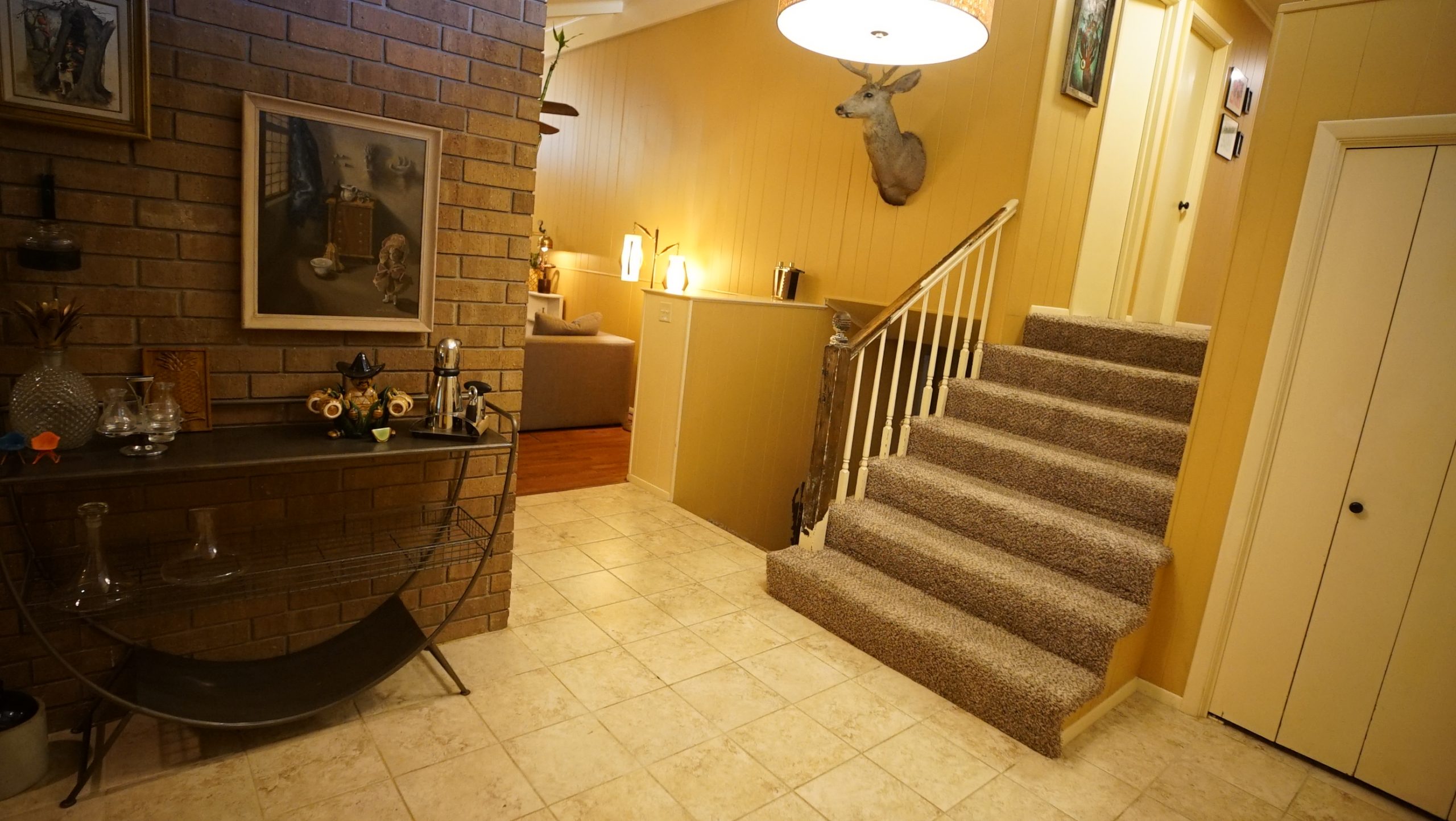 Interior_Entry3