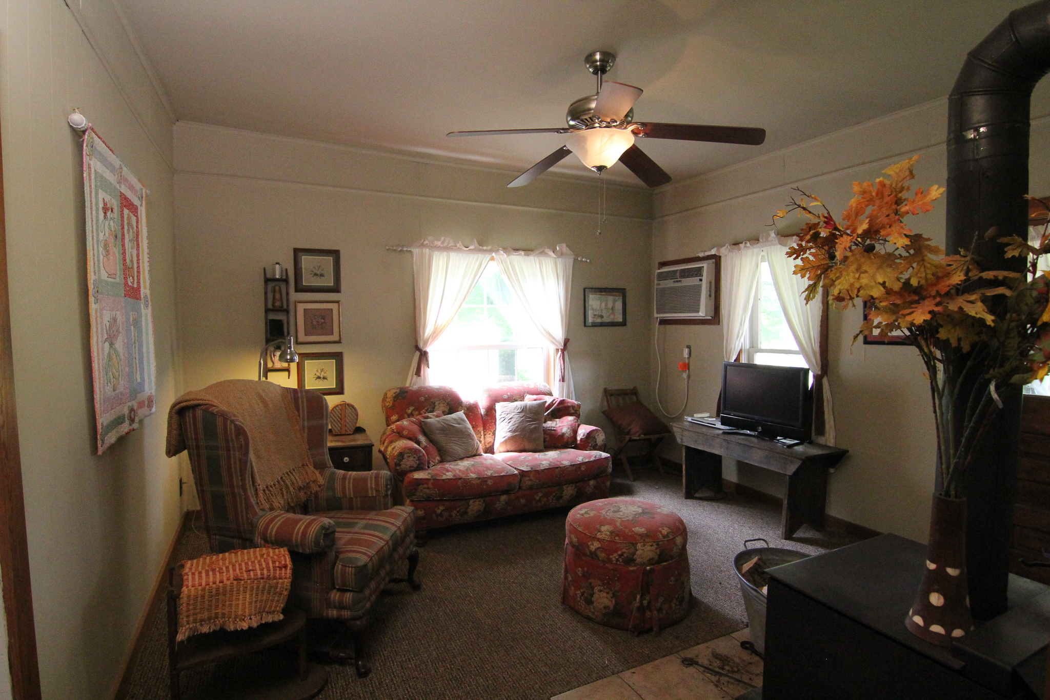 Living Room 2-2
