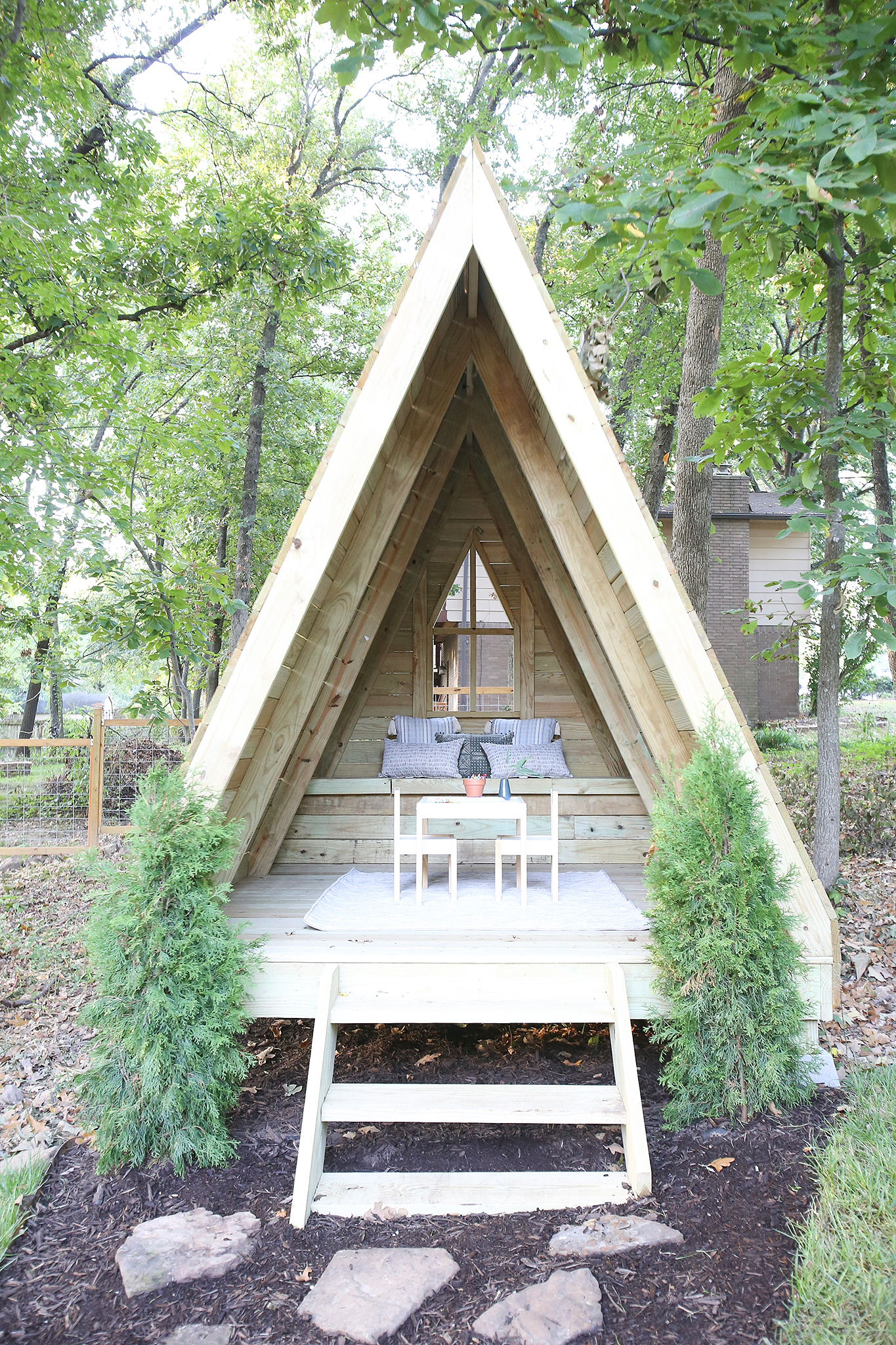 Kids Playhouse on HGTV Fixer to Fabulous