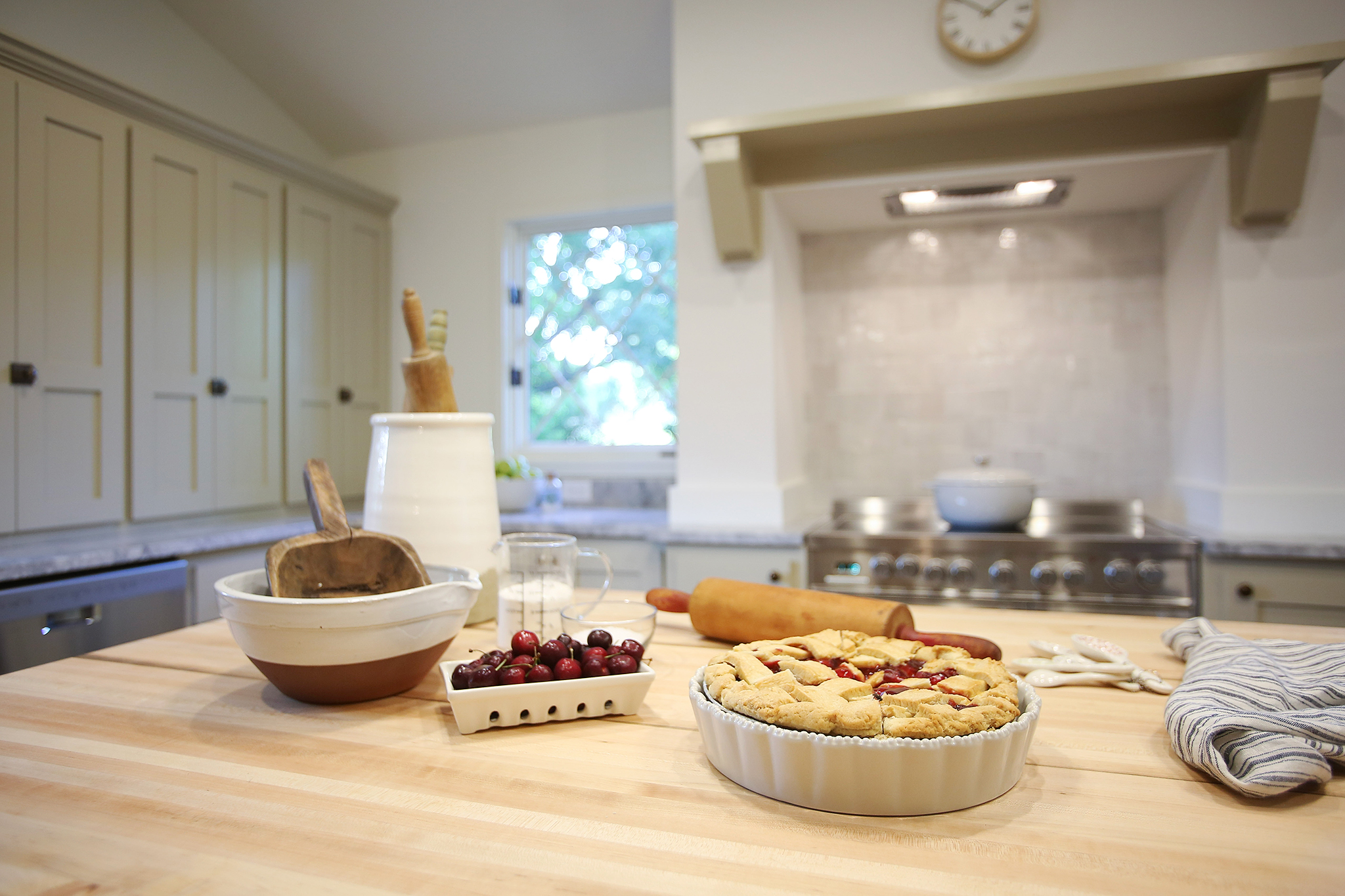 Dreary Home Gets Bright Update in this Kitchen Renovation on HGTV Fixer to Fabulous.