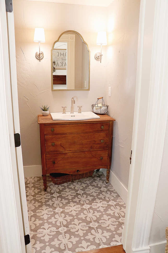 powder bath with tile copy